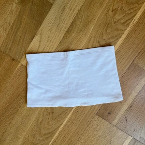 Vit bandautopp - Aldrig använt då det är för litet för mig