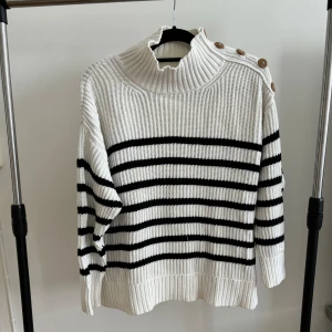 Gant stickad tröja i M - Stickad tröja från Gant i stl M,   använd fåtal ggr