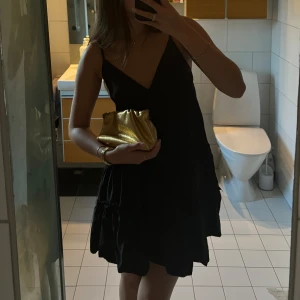 Klänning - Såå fin sommarklänning som även passar festligare tillfällen