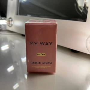 My way parfym - Säljer denna parfym från my way eau de parfum, 30 ml. Nypris 1000kr. Helt ny och inte öppnad💗 skriv privat för frågor