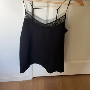 Linne - Säljer mitt super gulliga hm linne då de inte kommer till användning längre🙌 Jätte bekvämt och gulligt linne💗