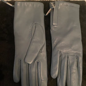 FILIPPA K vantar  - använd en gång 