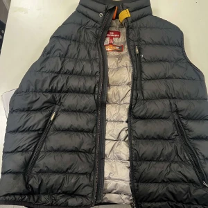Parajumper Väst - Skön Parajumper väst, använd endast fåtal gånger. 