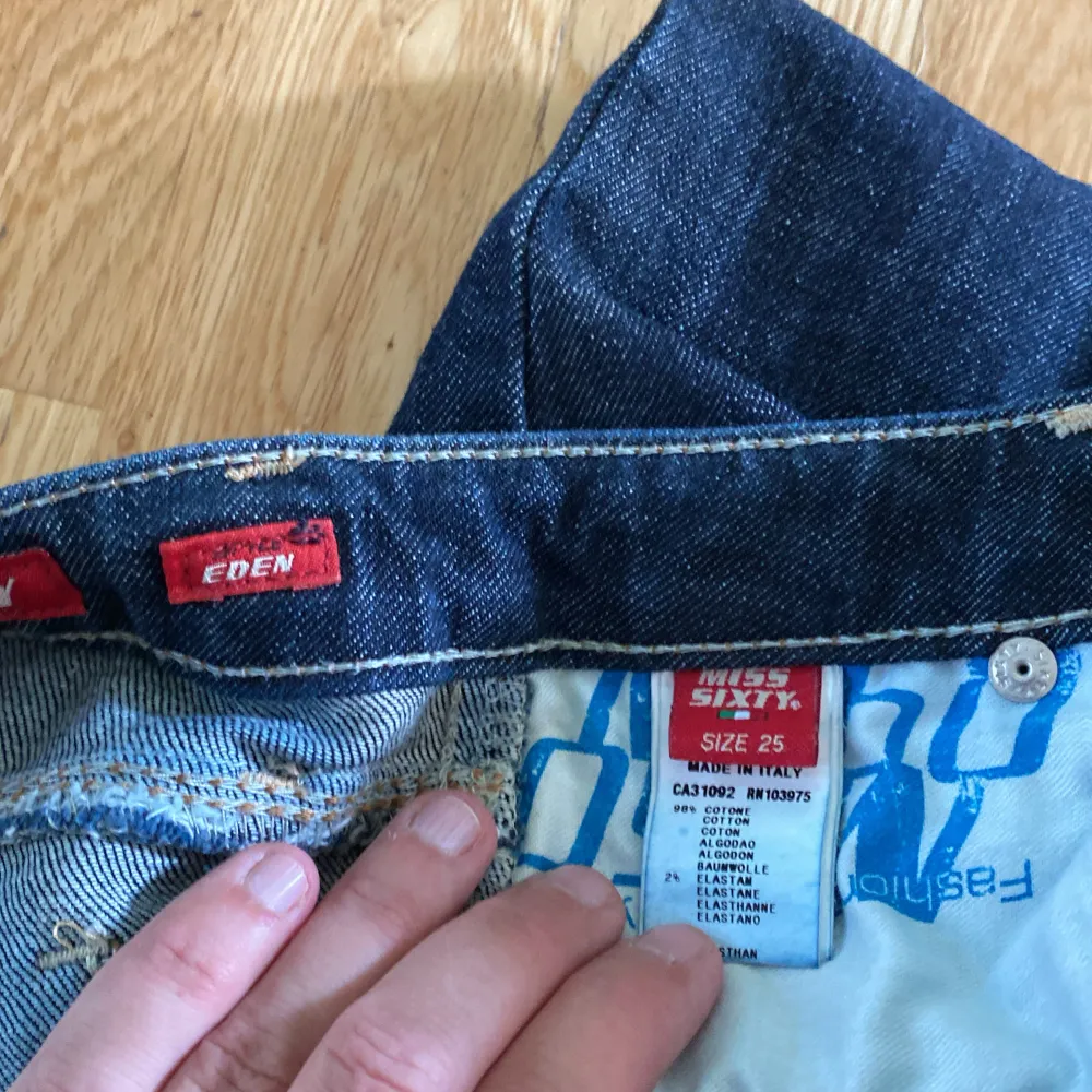 Riktigt snygga Miss sixty jeans i storlek 25. Är knappt använda. Jeans & Byxor.