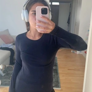 mörkblå tröja - basic tröja fråm cubus, nyskick💕