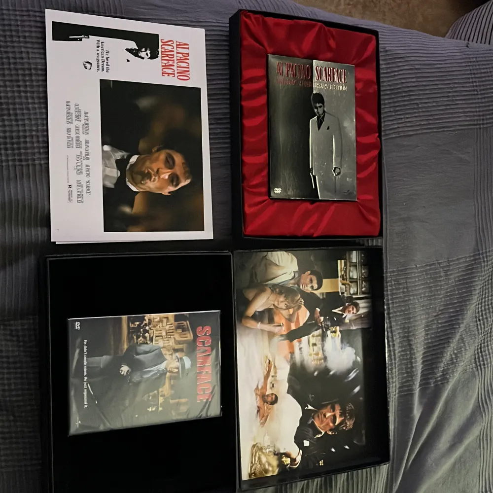 Säljer nu denna sjuka limited edition box av Scarface filmerna, en av filmerna är öppnade men ena är helt oöppnad och tillochmed inplastad!! Allt finns med utom en liten grej men annars är allt perfekt skick.. Övrigt.