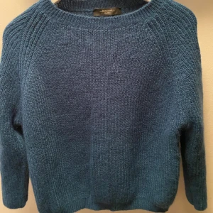 stickad tröja  - använt ett par gånger 
