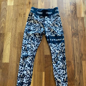 Stronger tights stl S - Träningstights från Stronger, stl small. Säljes pga för små. Rök- och djurfritt hem.