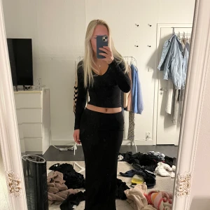 Långkjol - Oanvänd långkjol från gina tricot, storlek xs, säljer då jag har en nästan likadan 