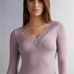 Intimissmi spets - Aldrig användt köpte 4 men  sen ångrade jag mig med ddn lila💘