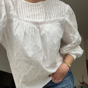 Trekvartsblus Carin Wester🤍 - Superfin trekvartsärmad blus från Carin Wester🩷 Säljs för att den inte används längre, kontakta mig för fler bilder, frågor och intresse!💕