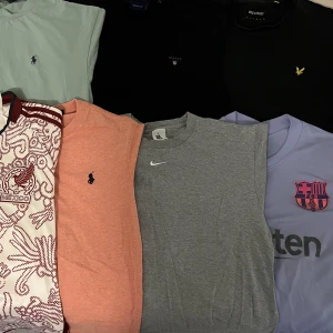 T-shirts - T-shirts i använt skick, alla för 200kr. Storlek M-L. Kopior och äkta. 