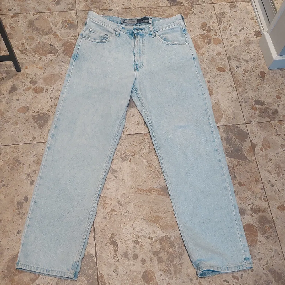 Jeans ifrån levis. Modell silvertab loose. Storlek 30/30.. Jeans & Byxor.