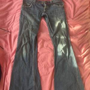 Vintage lowaist Lee jeans, bootcut. Jag är 1.72💞