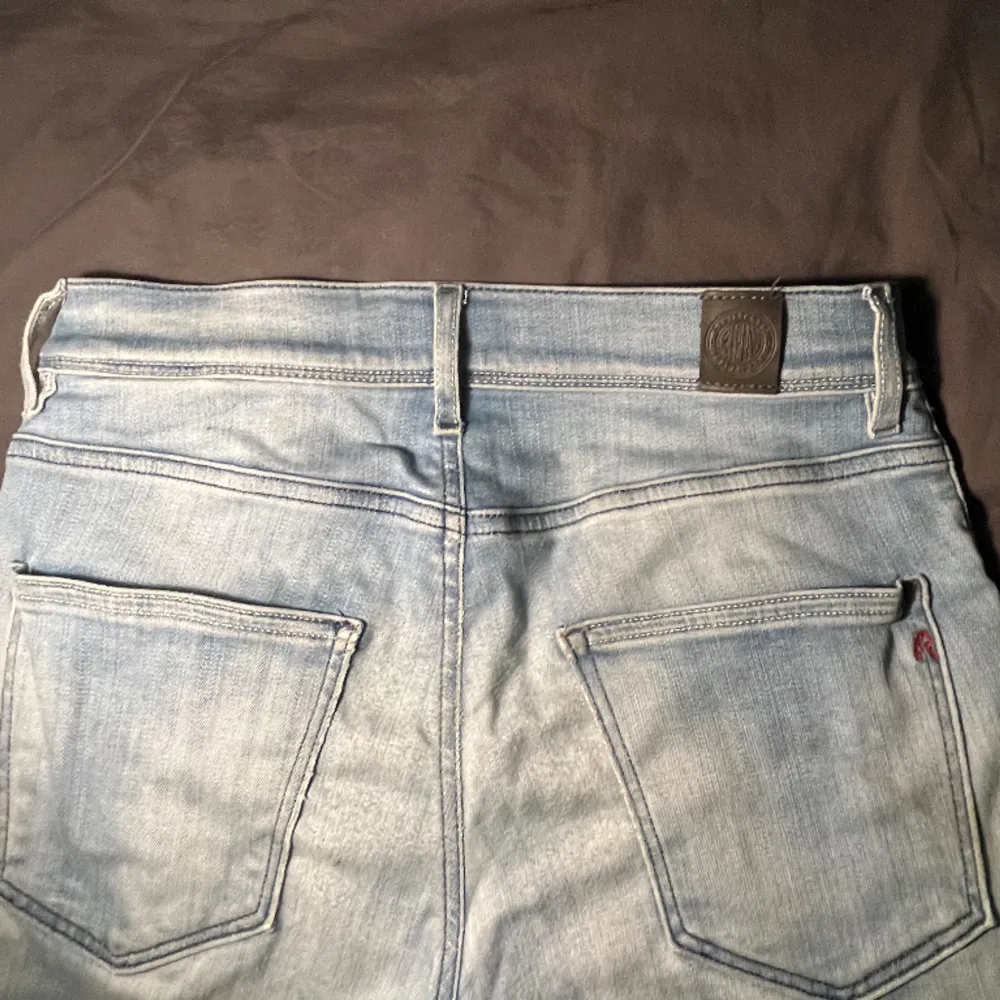 Feta replay jeans använd några gånger skick 8/10. Jeans & Byxor.