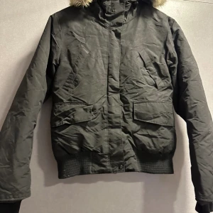 Jacka  - Storlek 34 från Everest