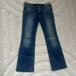 Diesel jeans - Bootcut jeans från diesel aldrig använda 