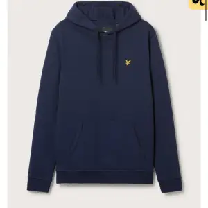 Snygg Lyle & scott hoodie nypris ligger på ca 1000