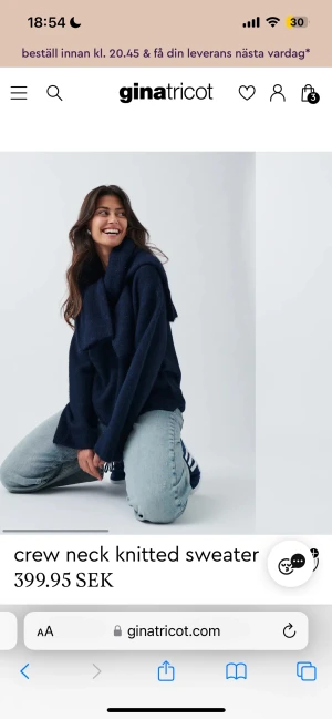 Stickad tröja  - Säljer nu min stickade tröja från Gina. Den är mörkblå och använd fåtal gånger. Vid frågor eller intresse är det bara att höra av sig eller trycka på köp nu💞