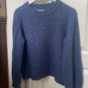 Mörkblå tröja från object - Fin tröja i mycket bra skick. Använts ett par gånger.