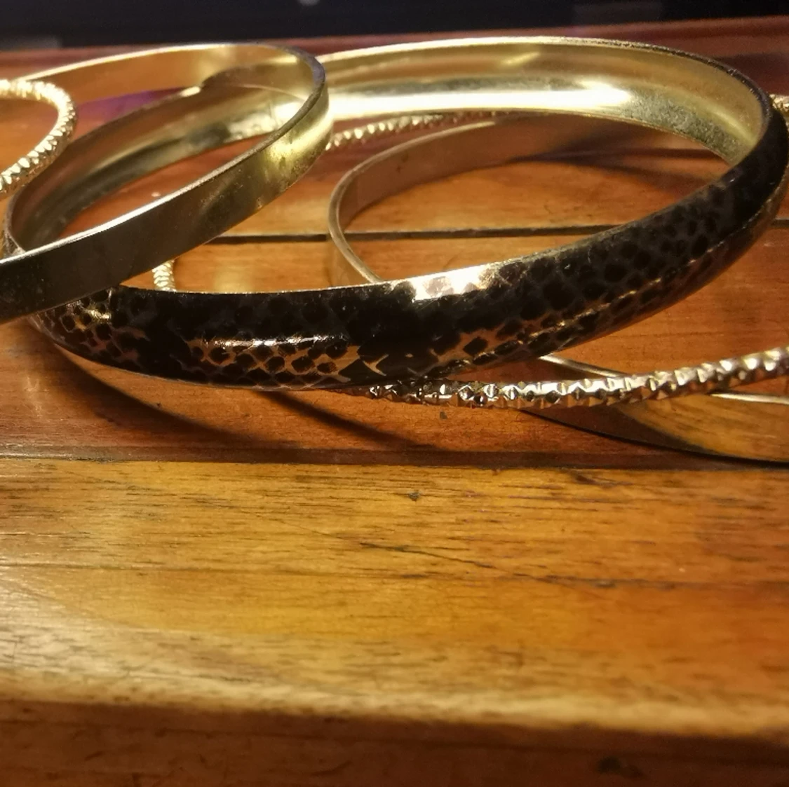 Skramliga bohemiska guld armband  - 91