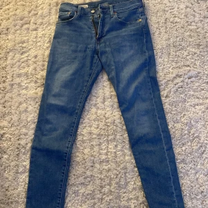 Levis Premium 30/30 - Levis Premium 30/30 Fint skick. Fraktas eller möts i Göteborg.