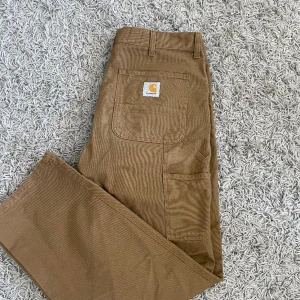 Carhartt carpenter pants  - Använda ett fåtal gånger, mycket bra skick!