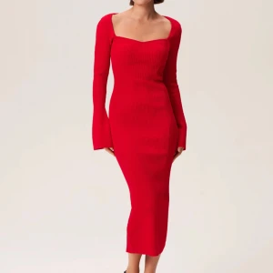 Riano dress Adoore  - Säljer en helt ny klänning från Adoore i modell Riano  Kan även byta mot en i storlek 32/34