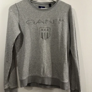 Gant - Ganska liten i storleken 