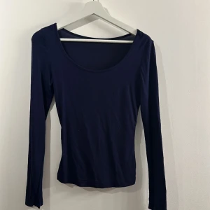 Söt tröja  - Söt tröja  Vet tyvärr inte vart ifrån men kan tänka mig typ från h&m