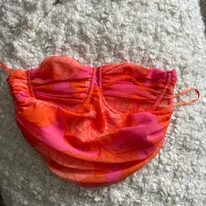 Zara topp - Jättefin topp från zara som inte kommer till användning! Perfekt till utomlandsresa❤️