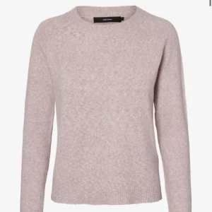 Stickad tröja - Säljer denna jätte söta ljusrosa tröjan från veromoda då den inte kommer till andvändning. Den är lite nopprig med inget man lägger märke till. Nypris: 249kr. Skriv för fler frågor tryck gärna på köp nu. 