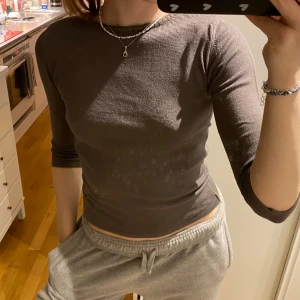 Trekvartsärm tröja - Jättefin tröja från part two med trekvartsärm💕💕