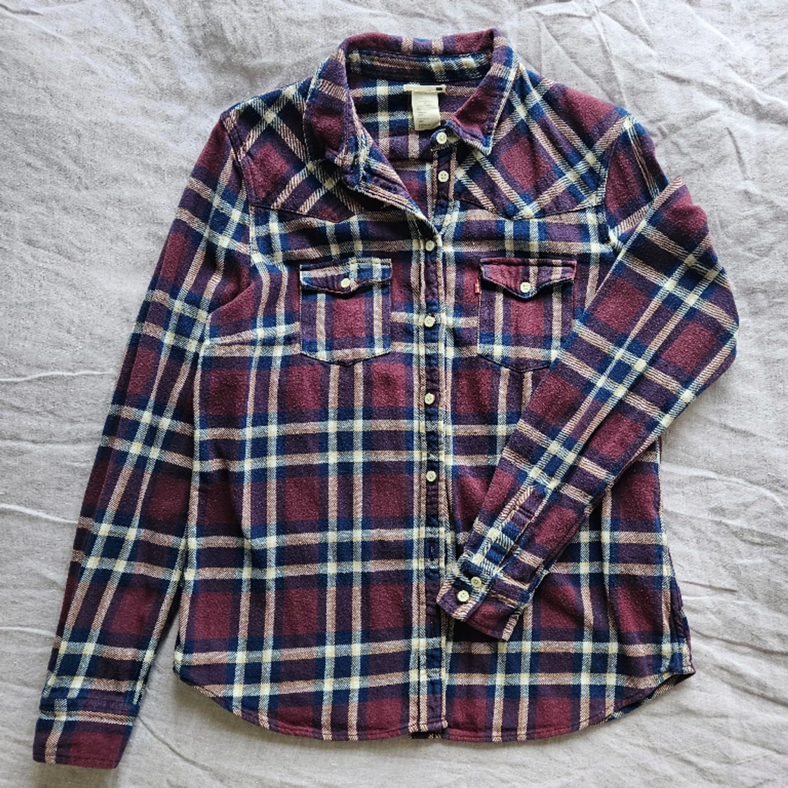 Rutig Levi's skjorta