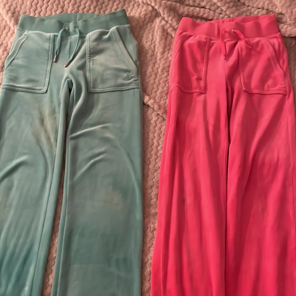 Säljer båda mina juciy i storlek XXS dom rosa kan jag släppa för 190 kr O dom gröna är Helt nya köpte dom förra veckan men är för små så säljer dom för 700-800 kan gå längre vid intresse ❤️. Jeans & Byxor.