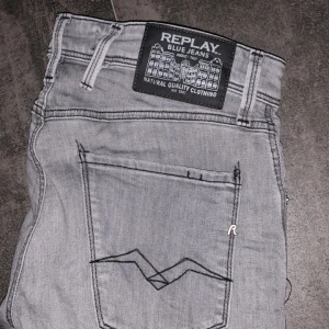 Replay jeans - Ett par helt nya replay jeans i modellen anbass som jag säljer då dom ej passade 