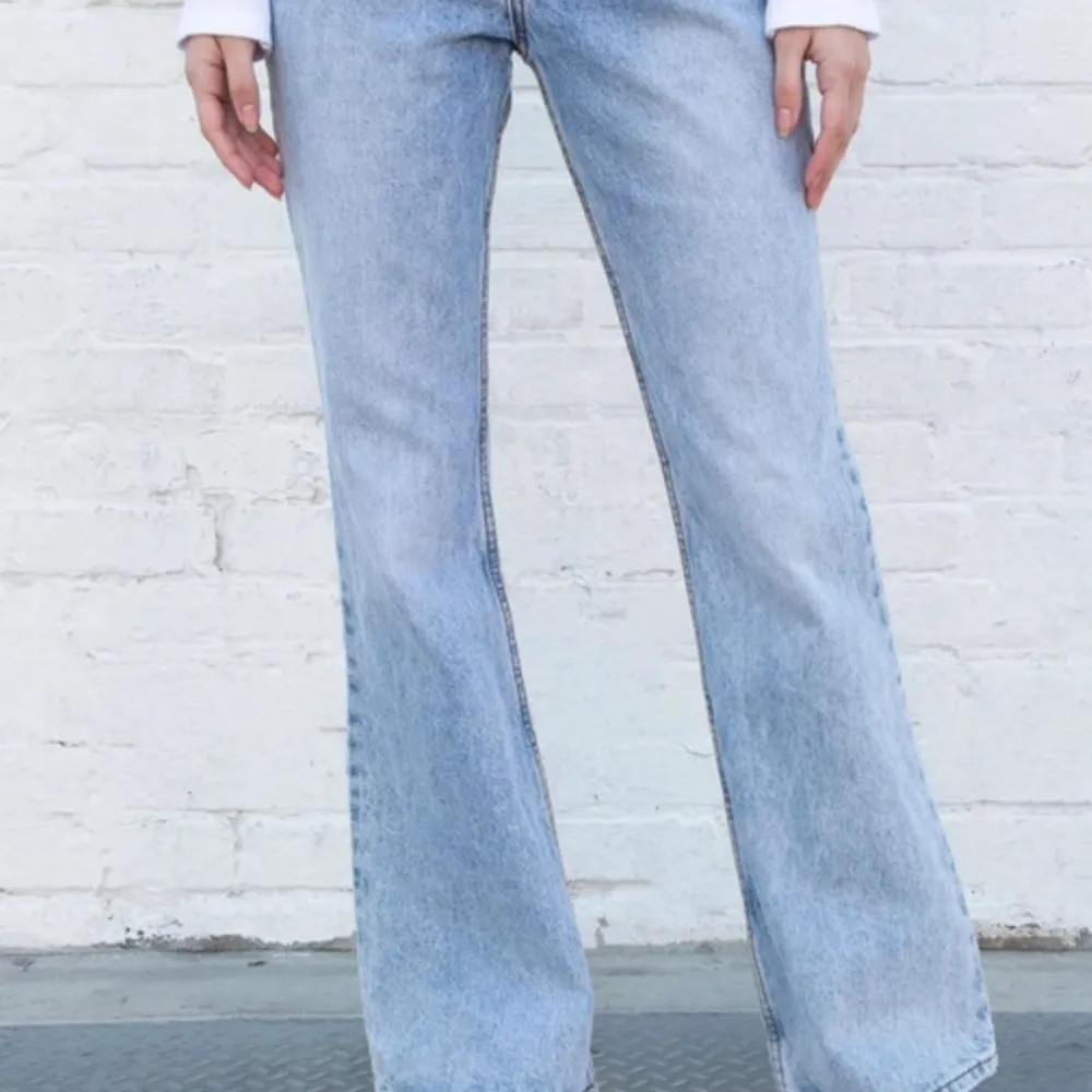 Säljer dessa väl omhändertagna jenssen från Brandy Melville! . Jeans & Byxor.