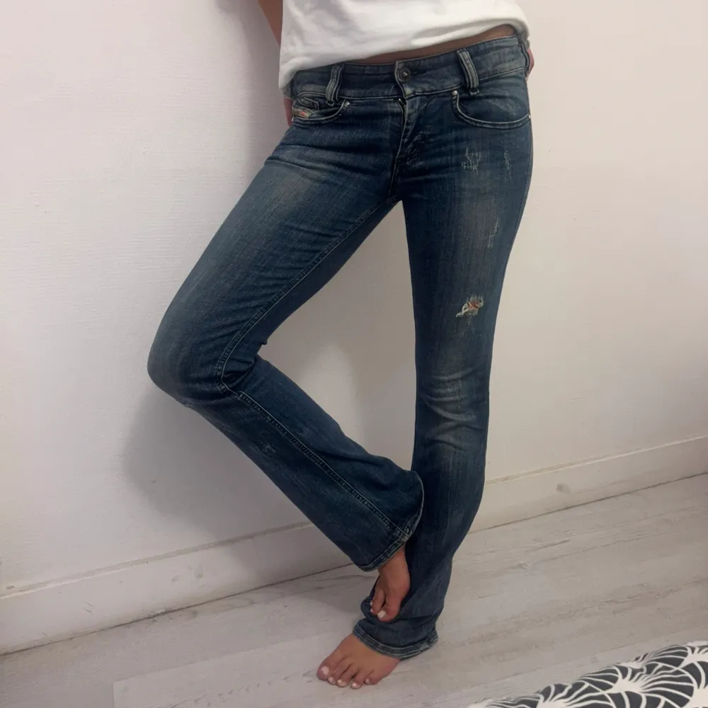 Lågmidjade bootcut jeans super snygga. Jeans & Byxor.