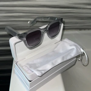 Chimi Eyewear 004 - Chimi 004  10/10 Helt ny  Nypris 1350kr Mitt Pris 900kr