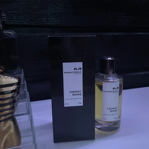 Mancera cedrat boise - Tja,säljer nu min mancera cedrat boise 120ml det är ungefär 120 ml kvar. Accepterar byten om du har nåt nice att erbjuda.