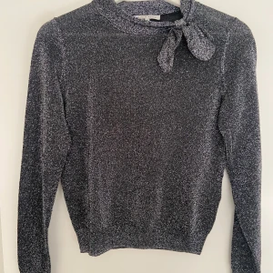 Glittrig topp/tröja - Mycket fint skick!