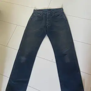 Levis jeans i bra skick som är väldigt bekväma. Har ni frågor eller bud är det bara att hojta till!