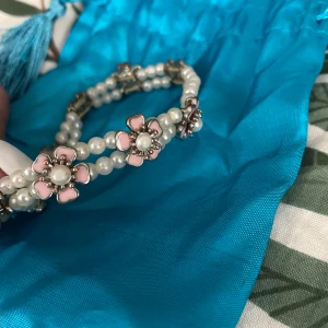 Armband  - Blommigt armband 💕