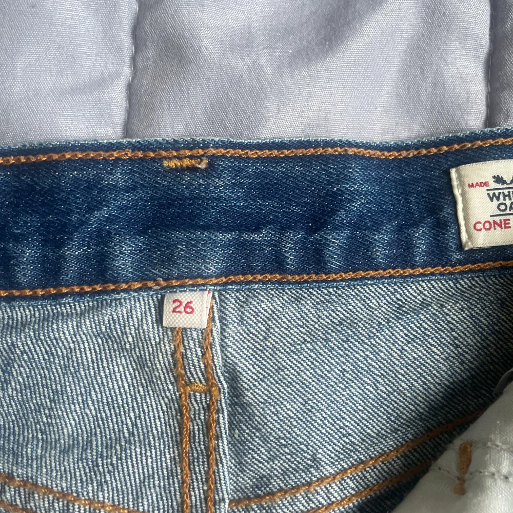 En av mina absolut favorit jeans shorts i den perfekta blå färgen! Tyvärr är de för små för mig och därmed sparsamt använda. 🥰🥰. Shorts.