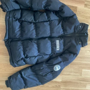 Hoodrich jacka - Varm vinterjacka. Använd 1 vinter. Inga slitmärken.