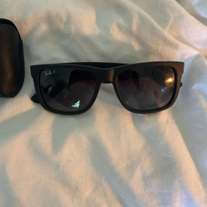 Rayban justin polarized  - RayBan justin med polariserade lenser. Mycket bra skick.