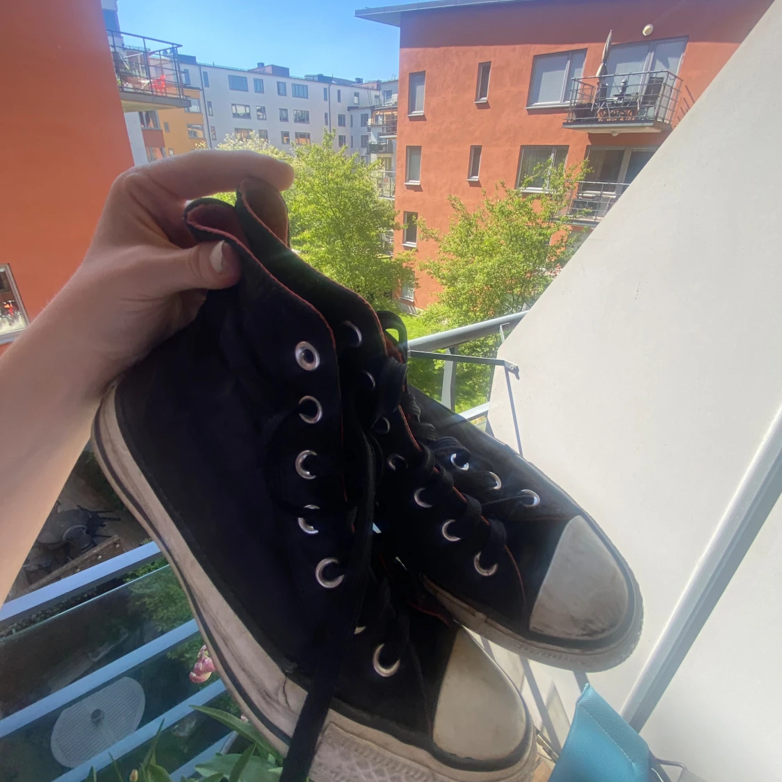 svarta converse