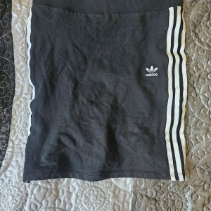 Adidas kjol - Hel och fräsch 