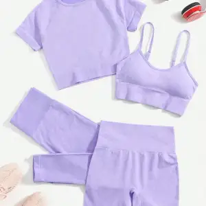 Säljer detta snygga lila träningsett  med både shorts, t-shirt samt tights! Allt är oanvänt förutom tränings bh:n därav är den inte till salu.💜 