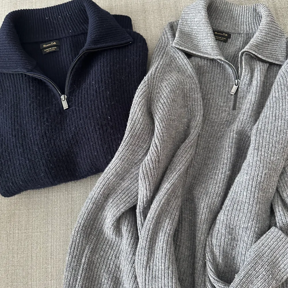 Stickade tröjor från Massimo Dutti båda i strl M!   Båda för 600kr en för 350kr . Tröjor & Koftor.